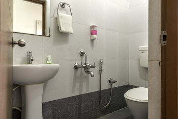 Hotel Treebo Golden Pearl Scarlet 3*